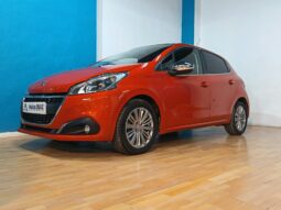 
										PEUGEOT 208 1.2 ACTIVE completo									