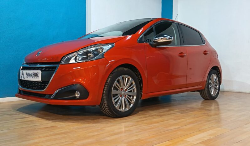 
								PEUGEOT 208 1.2 ACTIVE completo									