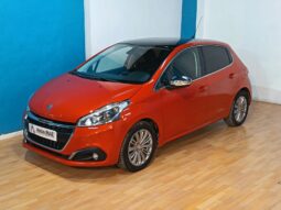 
										PEUGEOT 208 1.2 ACTIVE completo									