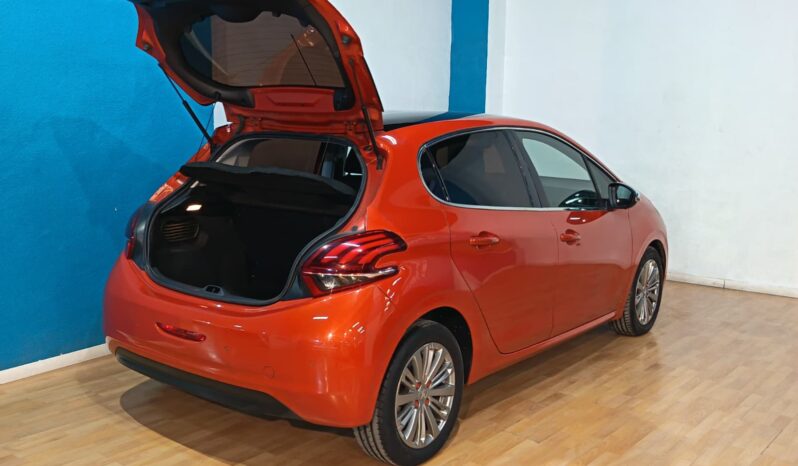 
								PEUGEOT 208 1.2 ACTIVE completo									