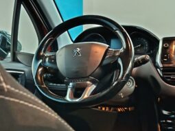 
										PEUGEOT 208 1.2 ACTIVE completo									