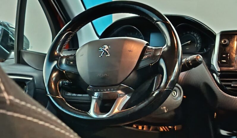 
								PEUGEOT 208 1.2 ACTIVE completo									