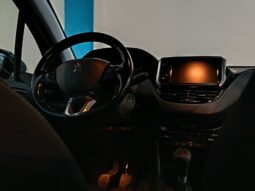 
										PEUGEOT 208 1.2 ACTIVE completo									