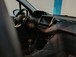 
										PEUGEOT 208 1.2 ACTIVE completo									