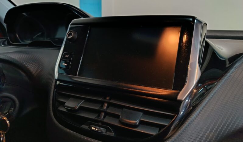 
								PEUGEOT 208 1.2 ACTIVE completo									