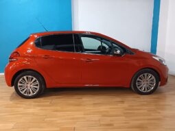 
										PEUGEOT 208 1.2 ACTIVE completo									
