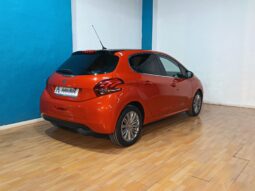 
										PEUGEOT 208 1.2 ACTIVE completo									