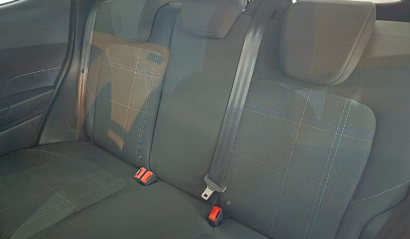 
								FORD FIESTA 1.1 TREND completo									