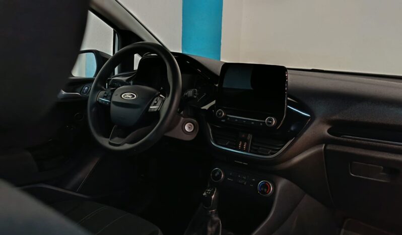 
								FORD FIESTA 1.1 TREND completo									