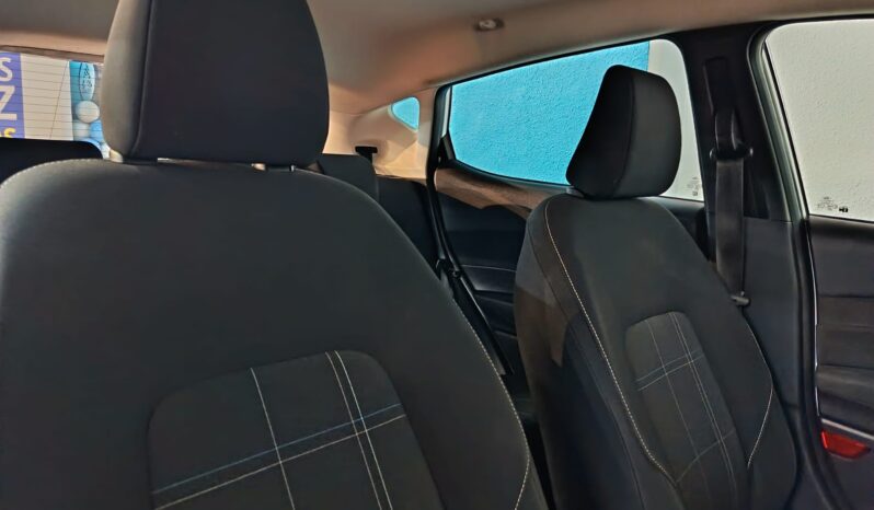 
								FORD FIESTA 1.1 TREND completo									