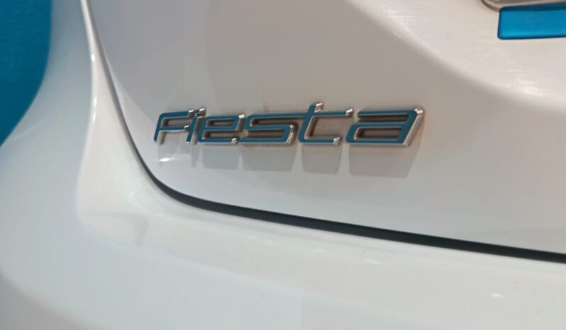 
								FORD FIESTA 1.1 TREND completo									