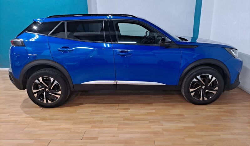 
								PEUGEOT 2008 1.2 ACTIVE completo									