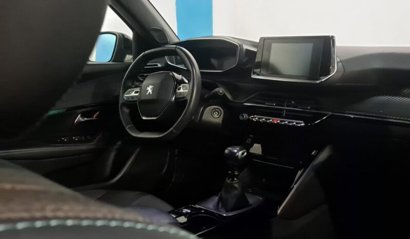 
								PEUGEOT 2008 1.2 ACTIVE completo									