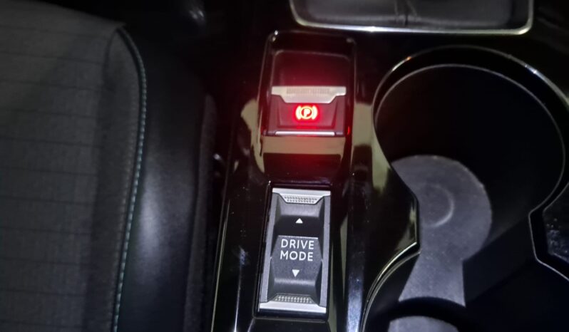 
								PEUGEOT 2008 1.2 ACTIVE completo									