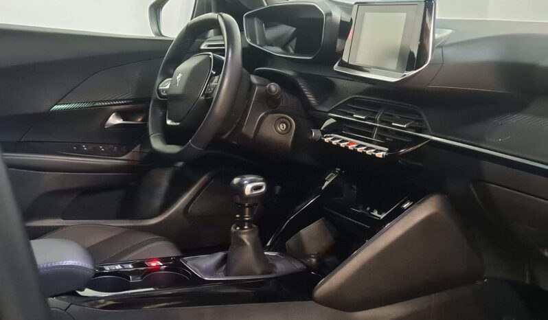 
								PEUGEOT 2008 1.2 ACTIVE completo									