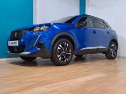 
										PEUGEOT 2008 1.2 ACTIVE completo									