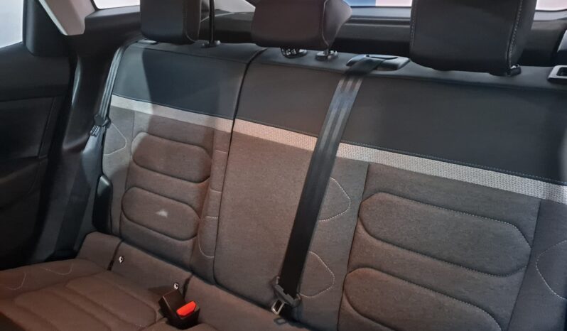 
								CITROEN C4 1.2 BLUEHDI completo									