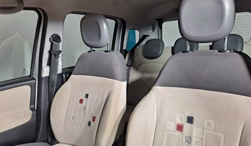 
								FIAT PANDA 1.2 LOUNGE completo									