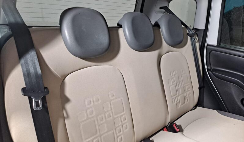 
								FIAT PANDA 1.2 LOUNGE completo									