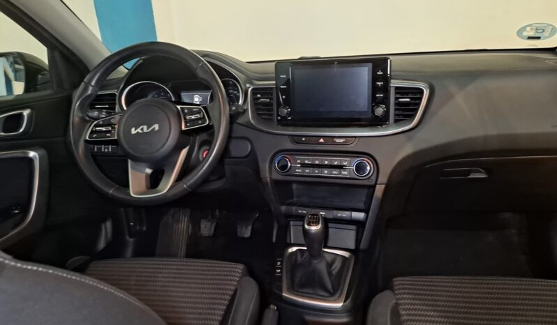 
								KIA XCEED 1.0 T-GDI DRIVE completo									