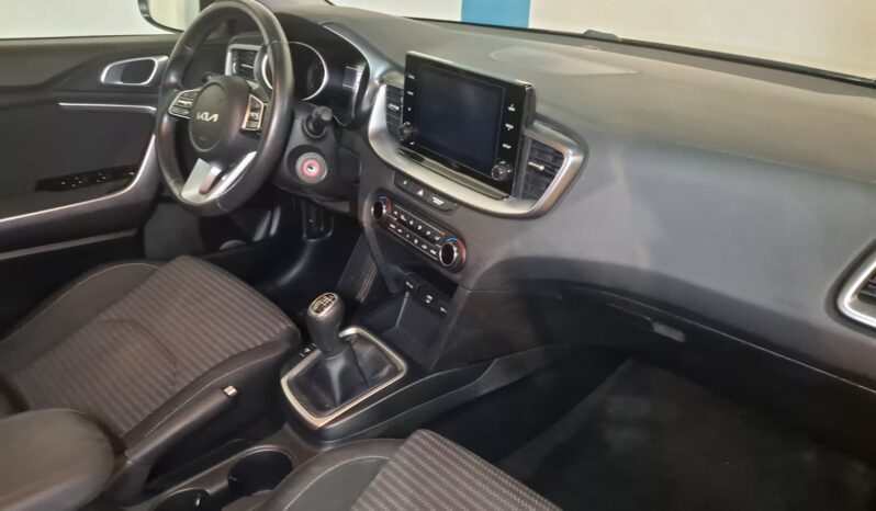 
								KIA XCEED 1.0 T-GDI DRIVE completo									