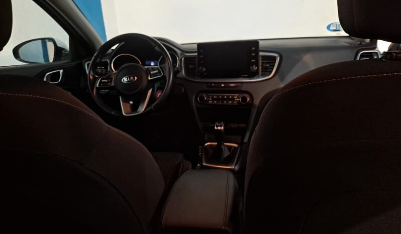 
								KIA XCEED 1.0 T-GDI DRIVE completo									