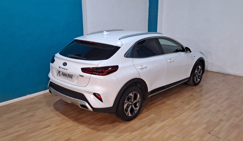 
								KIA XCEED 1.0 T-GDI DRIVE completo									