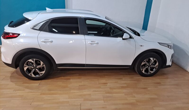 
								KIA XCEED 1.0 T-GDI DRIVE completo									