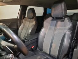 
										PEUGEOT 5008 1.2 S&S ALLURE completo									