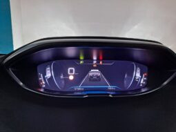 
										PEUGEOT 5008 1.2 S&S ALLURE completo									