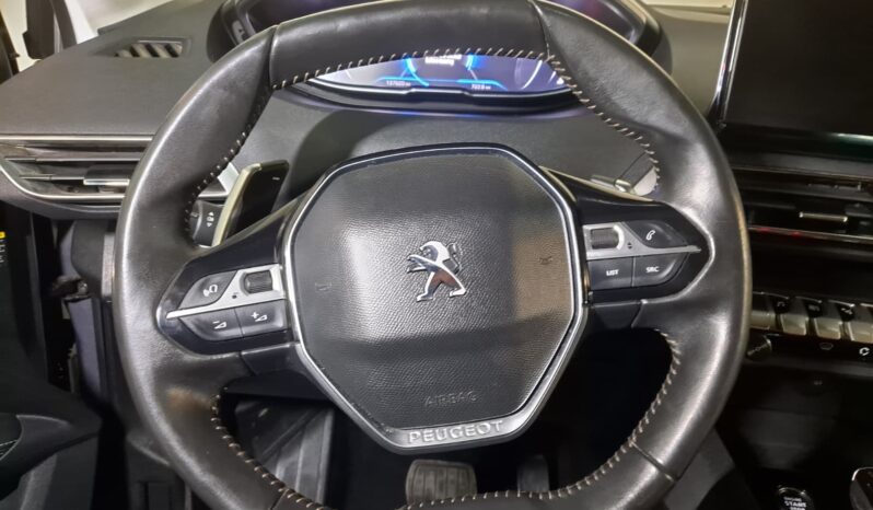 
								PEUGEOT 5008 1.2 S&S ALLURE completo									