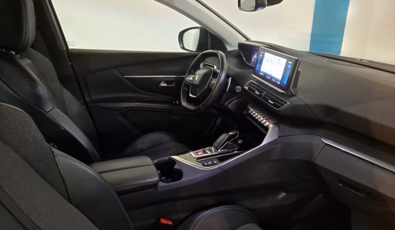 
								PEUGEOT 5008 1.2 S&S ALLURE completo									