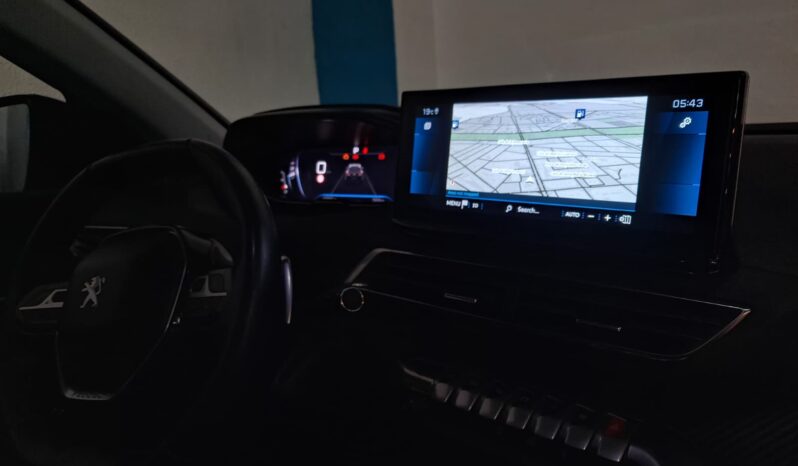 
								PEUGEOT 5008 1.2 S&S ALLURE completo									