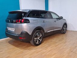 
										PEUGEOT 5008 1.2 S&S ALLURE completo									
