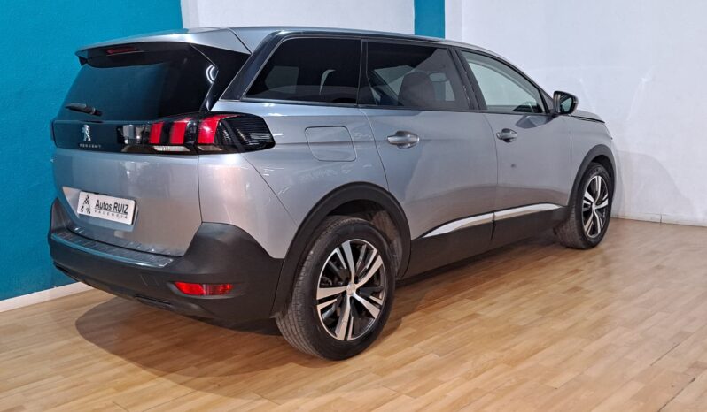 
								PEUGEOT 5008 1.2 S&S ALLURE completo									