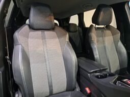 
										PEUGEOT 5008 1.2 S&S ALLURE completo									
