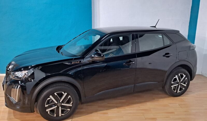 
								PEUGEOT 2008 1.2 STYLE completo									
