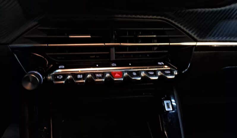 
								PEUGEOT 2008 1.2 STYLE completo									