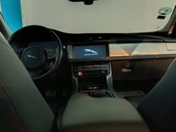 
										JAGUAR XF 2.0 G TDI completo									