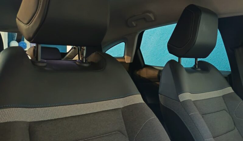 
								CITROEN C4 1.2 BLUEHDI completo									