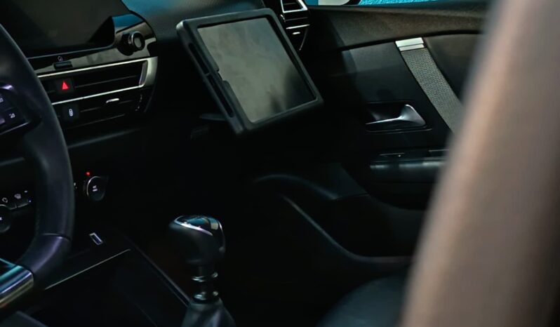 
								CITROEN C4 1.2 BLUEHDI completo									