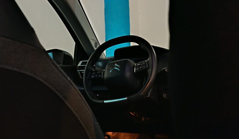 
								CITROEN C4 1.2 BLUEHDI completo									