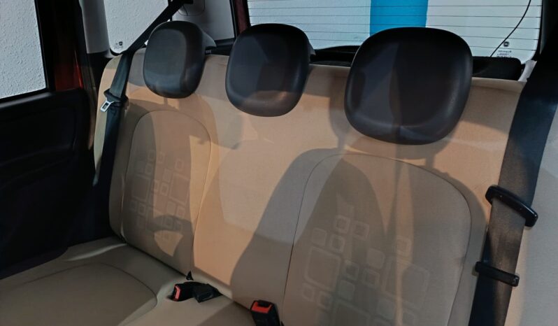 
								FIAT PANDA 1.2 LOUNGE completo									
