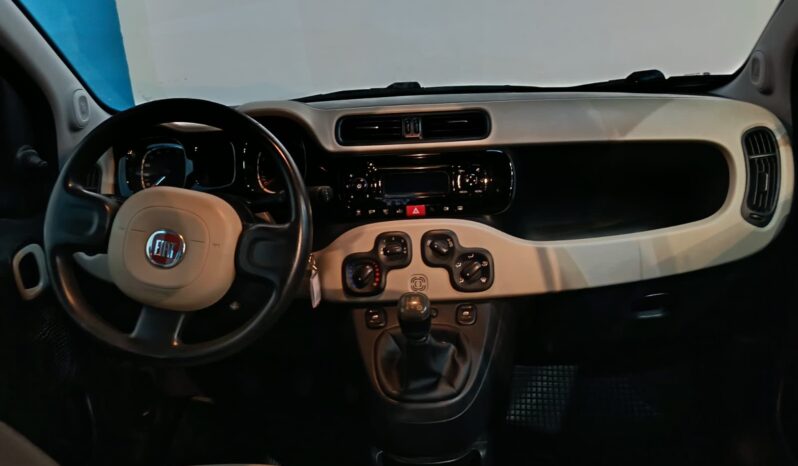 
								FIAT PANDA 1.2 LOUNGE completo									
