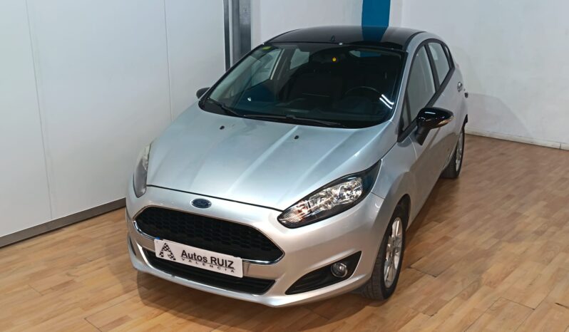 
								FORD FIESTA 1.2 TREND completo									