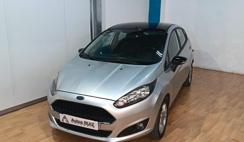 
								FORD FIESTA 1.2 TREND completo									