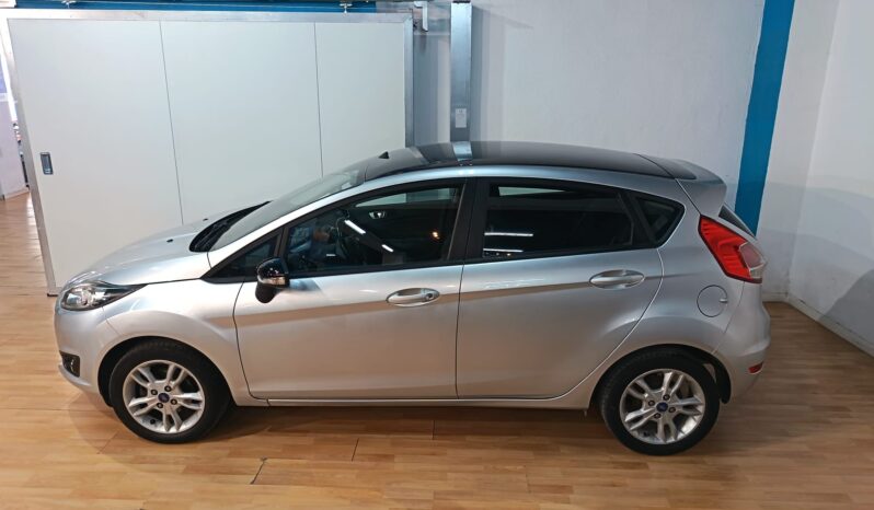 
								FORD FIESTA 1.2 TREND completo									