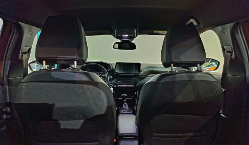 
								PEUGEOT 2008 1.2 ACTIVE completo									