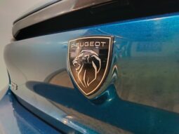 
										PEUGEOT 308 1.2 STYLE completo									