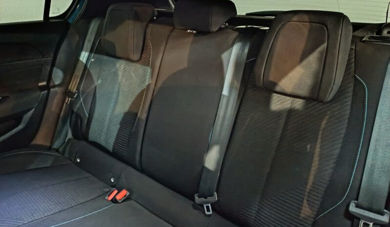 
								PEUGEOT 308 1.2 STYLE completo									